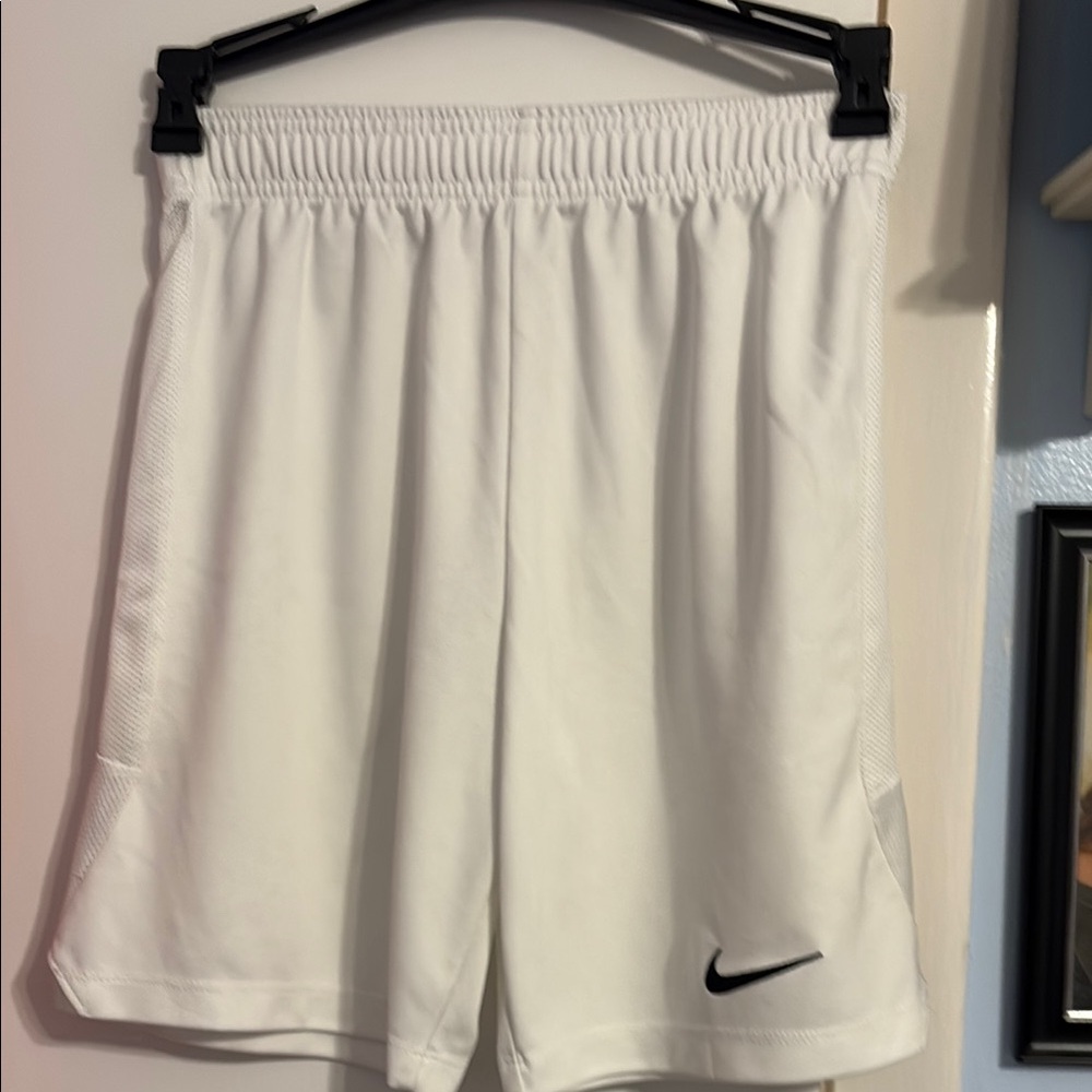 Nike White Athletic Shorts Lightweight Breathable Design